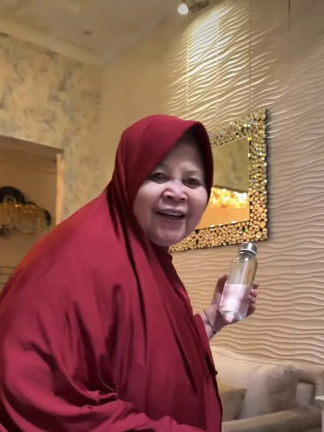 Potret Ruang Makan Rumah Robby Purba (Foto: Instagram @robbypurba)