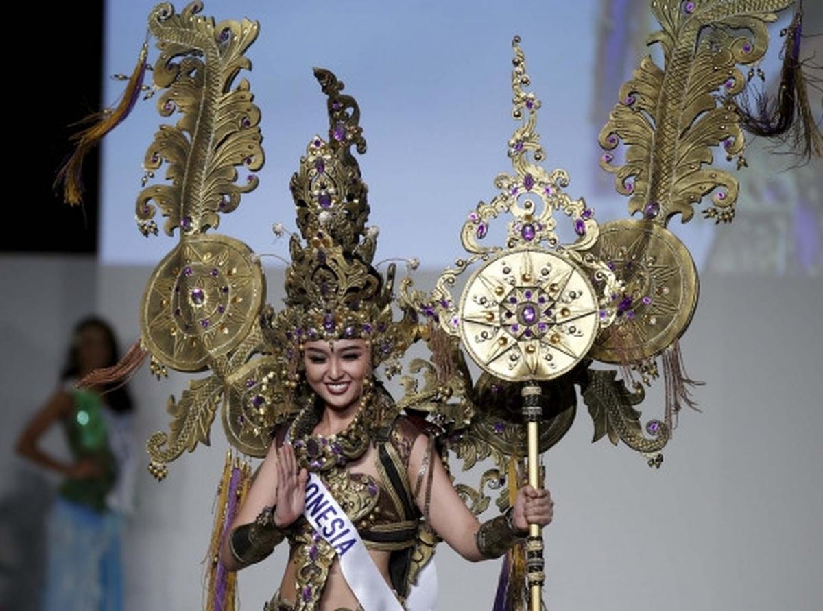 Pesona Chintya Fabyola berkostum seberat 22 kg di Miss International