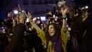 Demonstran melakukan mogok kerja dengan menggelar protes untuk memperingati Hari Perempuan Internasional di Pamplona, Spanyol, Kamis (8/3). Sambil turun ke jalan, para wanita tersebut membawa serta panci dan wajan dari rumah. (AP/Alvaro Barrientos)