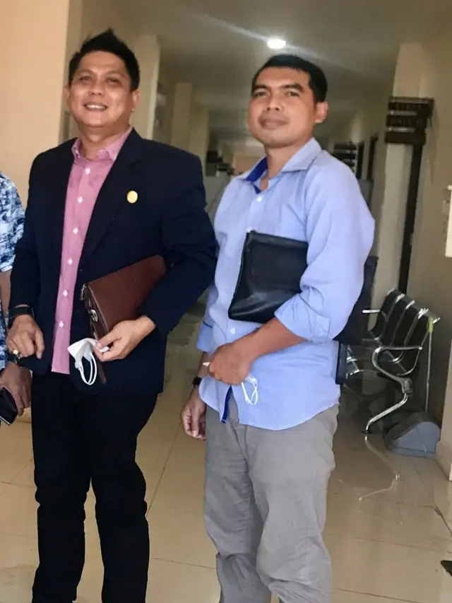 Advokat Mario Andreansyah dan rekannya Wayan Saka ikut memberikan pandangan dan menyebutkan masih ada kemungkinan uang para korban Indra Kenz dan Doni Salmanan ini dapat dikembalikan kepada korban.
