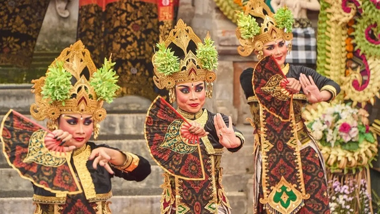 Duet Generasi Cakup Kaler Hidupkan Legong Bhima Sakti di Taman Budaya Bali