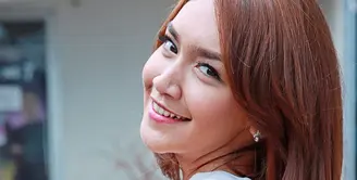 Pesinetron cantik 'Anak Menteng', Melody Prima akan segera mengakhiri masa lajangnya. Ia akan dipersunting Bagus Tommy. (Deki Prayoga/Bintang.com)