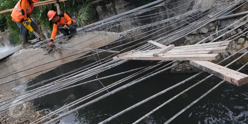 20160530-Jembatan Ambles Dekat Kompleks Hankam Jakbar