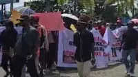 Cerita Warga Saat Mendatangi Kantor KPU Hingga Bawaslu
