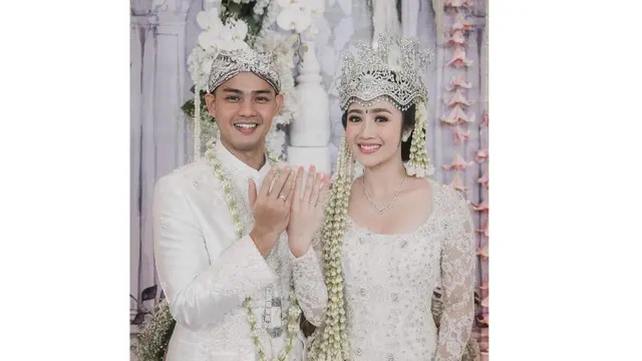 Resmi Menikah, Ini 5 Potret Febby Rastanty Kenakan Singer Sunda Saat Akad