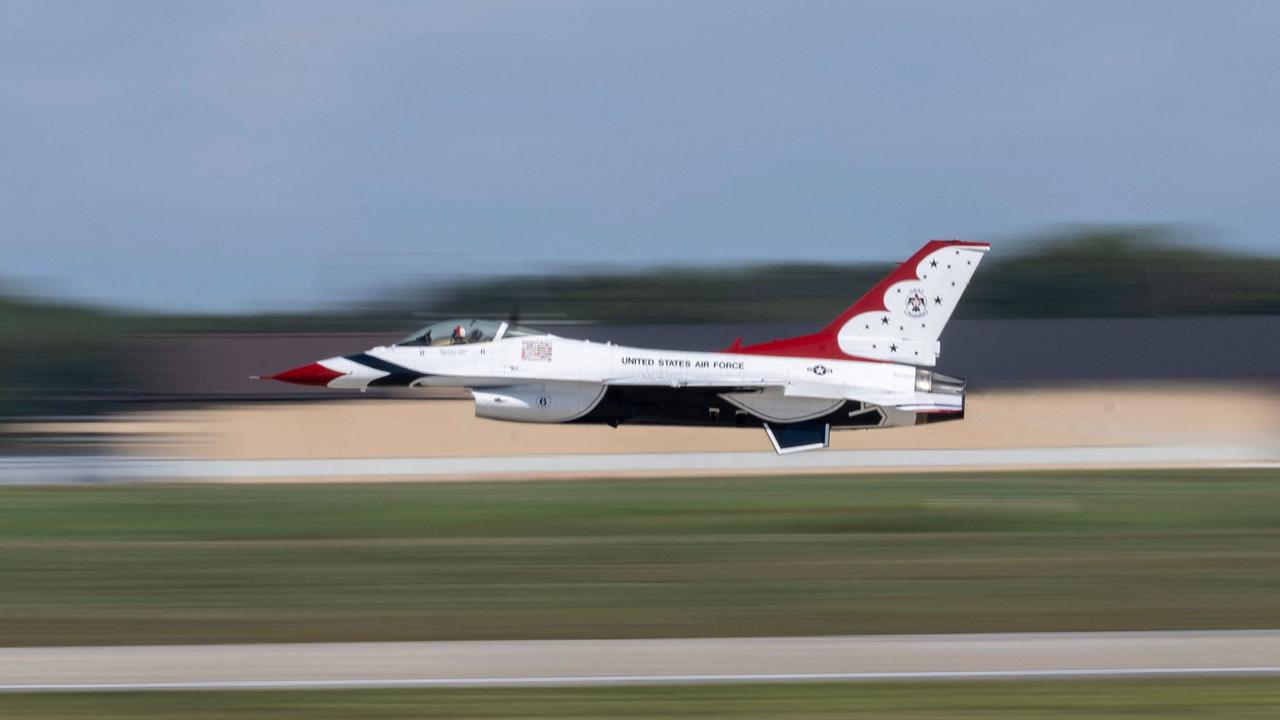 FOTO: Aksi Thunderbirds AU AS Hibur Penonton di Langit Maryland