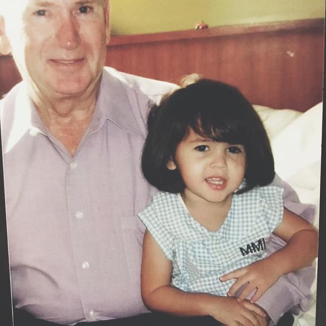 Potret Masa Kecil 6 Artis Wanita Blasteran Bareng Ayah, Penuh Kehangatan