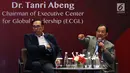 Pendiri dan pimpinan Executive Center for Global Leadership (ECGL) Tanri Abeng (kanan) didampingi pemimpin oposisi Malaysia, Anwar Ibrahim (kiri) saat menjadi pembicara dalam The ECGL Leadership Forum 2018 di Jakarta, Rabu (4/7). (Liputan6.com/JohanTallo)