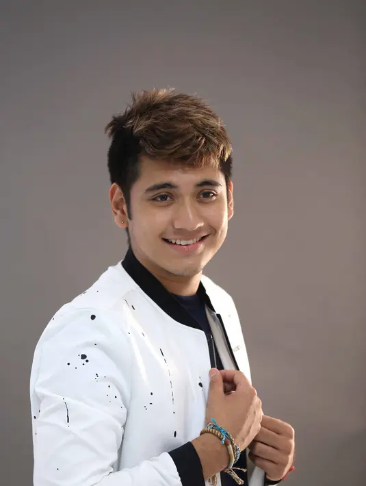 Pemeran sinetron Berkah Cinta (SCTV), Giorgio Abraham mulai suka dengan cewek-cewek asia. Baginya, cewek asia memiliki daya tarik tersendiri. Sebelumnya, ia lebih suka dengan cewek bule. (Nurwahyunan/Bintang.com)