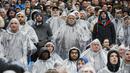 10. Supporter Manchester City menyaksikan laga melawan WBA pada Liga Premier Inggris di Stadion Etihad, Manchester, Sabtu (9/4/2016). Man City menang 2-1 atas WBA. (Action Images via Reuters/Carl Recine)