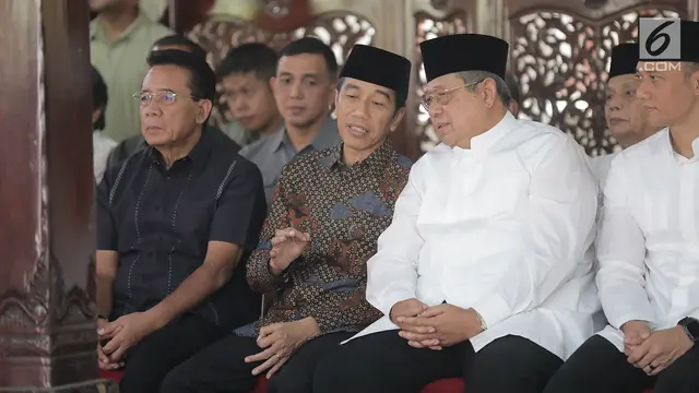 Jokowi Melayat Ibunda SBY di Cikeas
