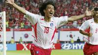 Ahn Jung Hwan saat merayakan gol yang dicetaknya ke gawang Timnas Italia di Piala Dunia 2002 lalu (Fifa.com)