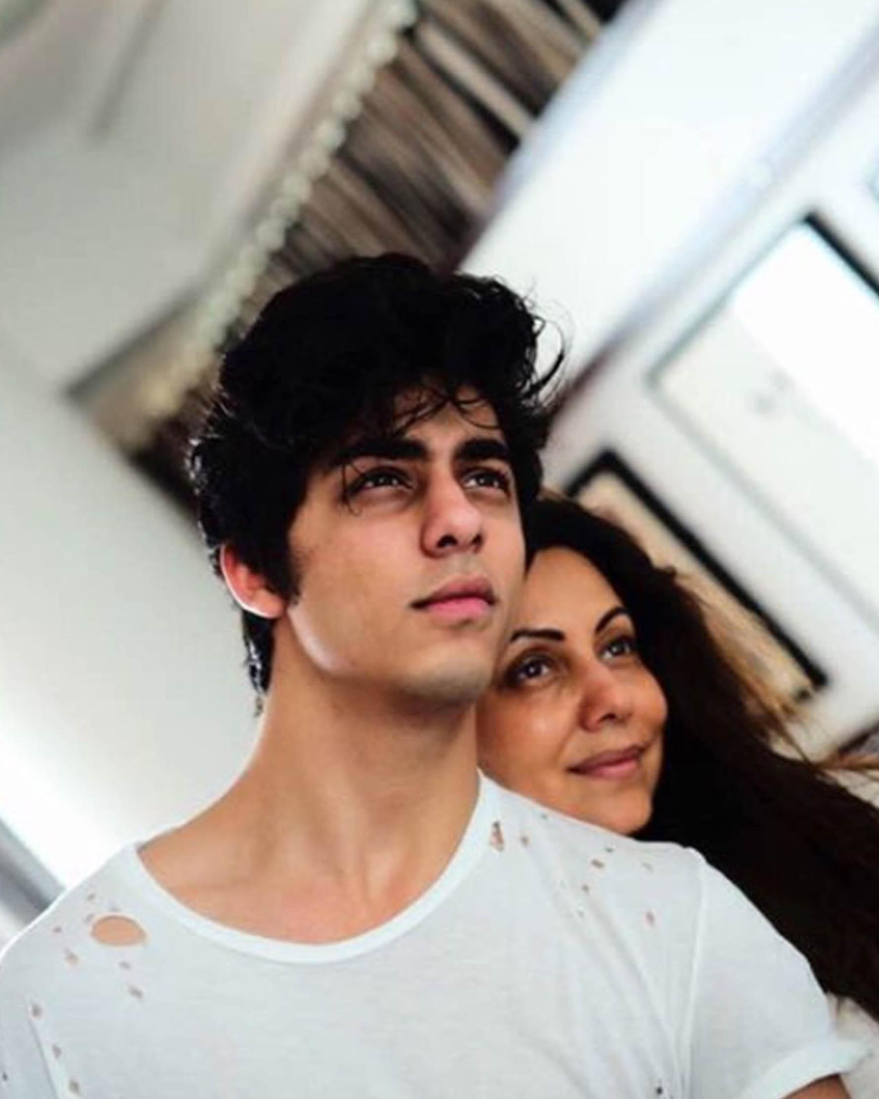 Unggah Foto Anak Di Instagram Istri Shahrukh Khan Malah Takut Showbiz Liputan6 Com