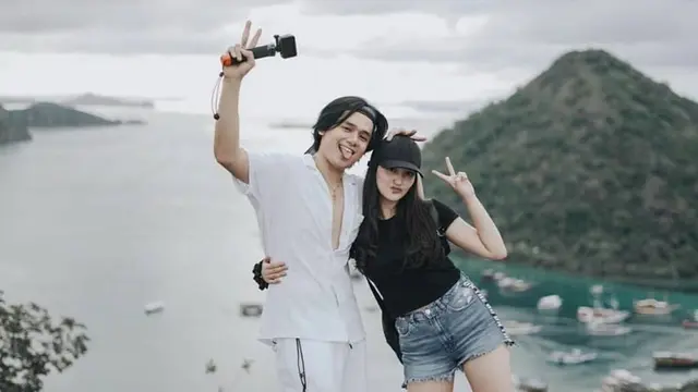 Rayakan Anniversary Pertama, Ini 6 Momen Mesra Ranty Maria dan Rayn Wijaya. (Sumber: Instagram/rantymaria dan Instagram/raynwijaya26)