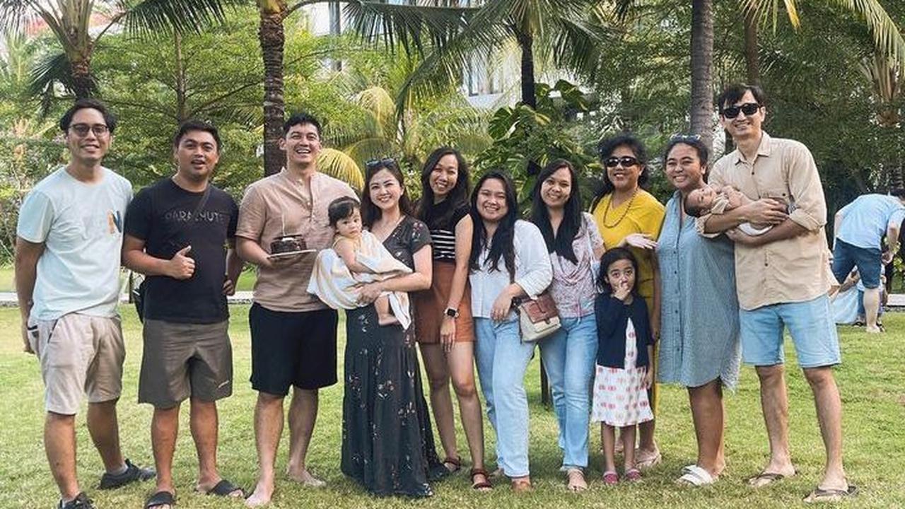 Baby Faleia dan sang kakak, Vechia memiliki paras yang cantik.