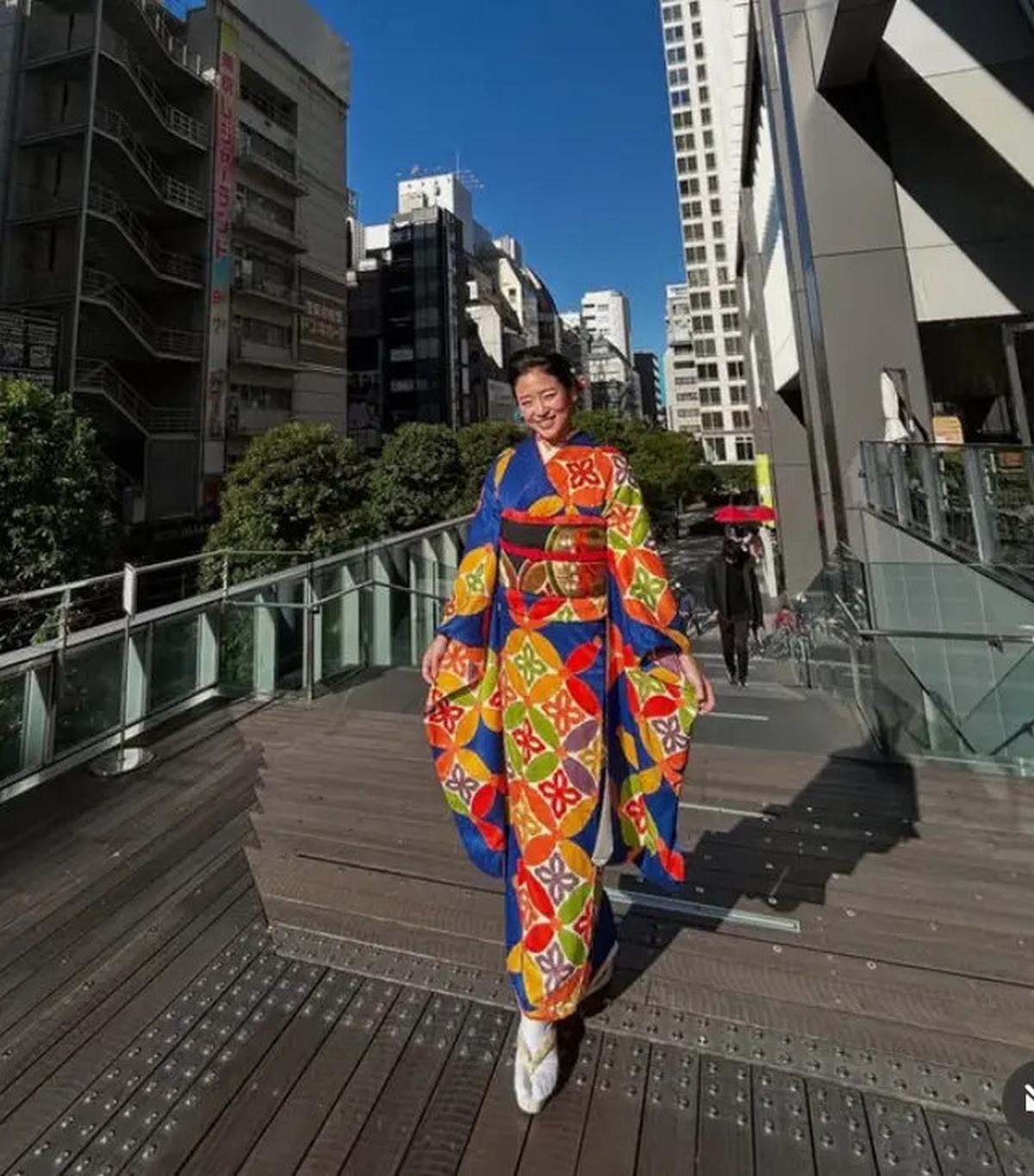 Gaya Haruka Nakagawa Dibalut Kimono saat Pulang Kampung, Tampilan Perempuan Jepang Sesungguhnya