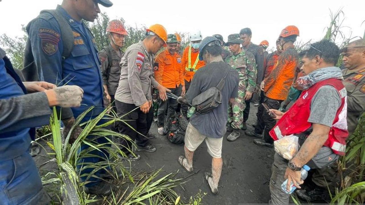 Dua Pendaki Singapura Ditemukan Meninggal Dunia Usai Erupsi Gunung Dukono