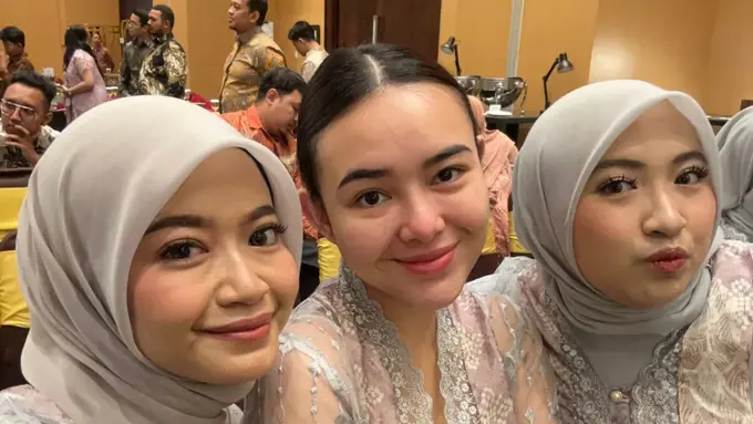 Amanda Manopo jadi Bridesmaid Memerlihatkan Wajah Asli. [@wasila.mandaskatic]