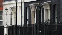 Rumah dinas PM Inggris di Downing Street No.10, London. (dok.PublicDomainPictures/Pixabay)