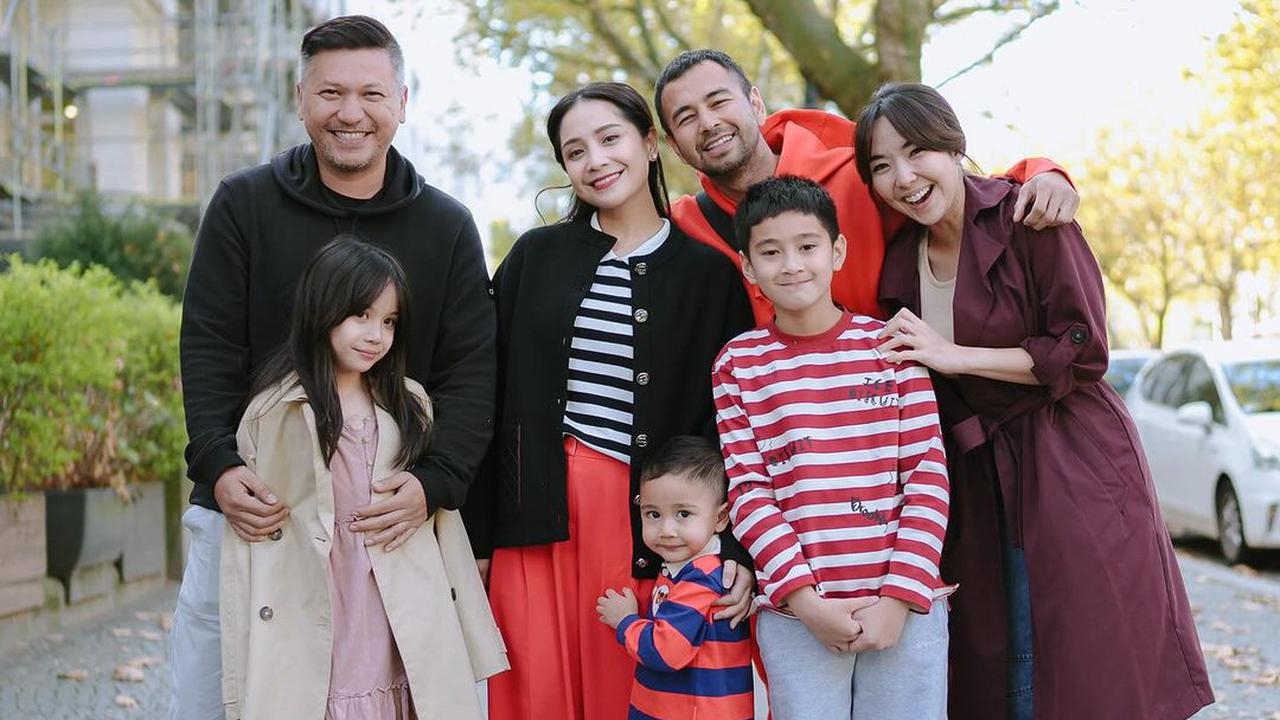 7 Potret Keluarga Raffi Ahmad dan Gading Marten Kumpul di Jerman, Vibesnya bak Foto Bareng Besan