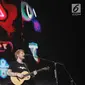 Penampilan Ed Sheeran dalam konser Divide World Tour 2019 di Stadion Utama Gelora Bung Karno, Jakarta Pusat (3/5/2019). Penyanyi asal Inggris itu mengaku senang bisa hadir di tengah-tengah penggemarnya di Indonesia. (Fimela.com/Bambang E. Ros)