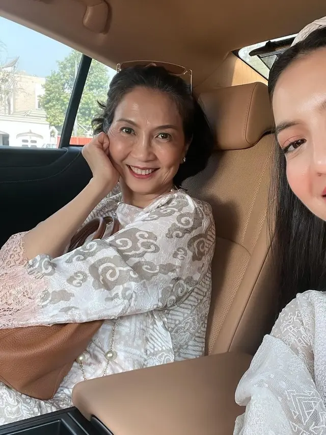 Raline Shah turut mengucapkan selamat hari ibu untuk sang bunda tercinta