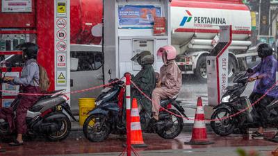 Antrean BBM di SPBU Mataram, Ternyata Ini Pemicunya