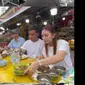 Gibran Rakabuming Makan di Nasi Kapau Pasar Senen Usai Blusukan, Ternyata Sudah Lama Jadi Langganan Keluarga Jokowi. foto: Twitter (X) @don_muzakir_