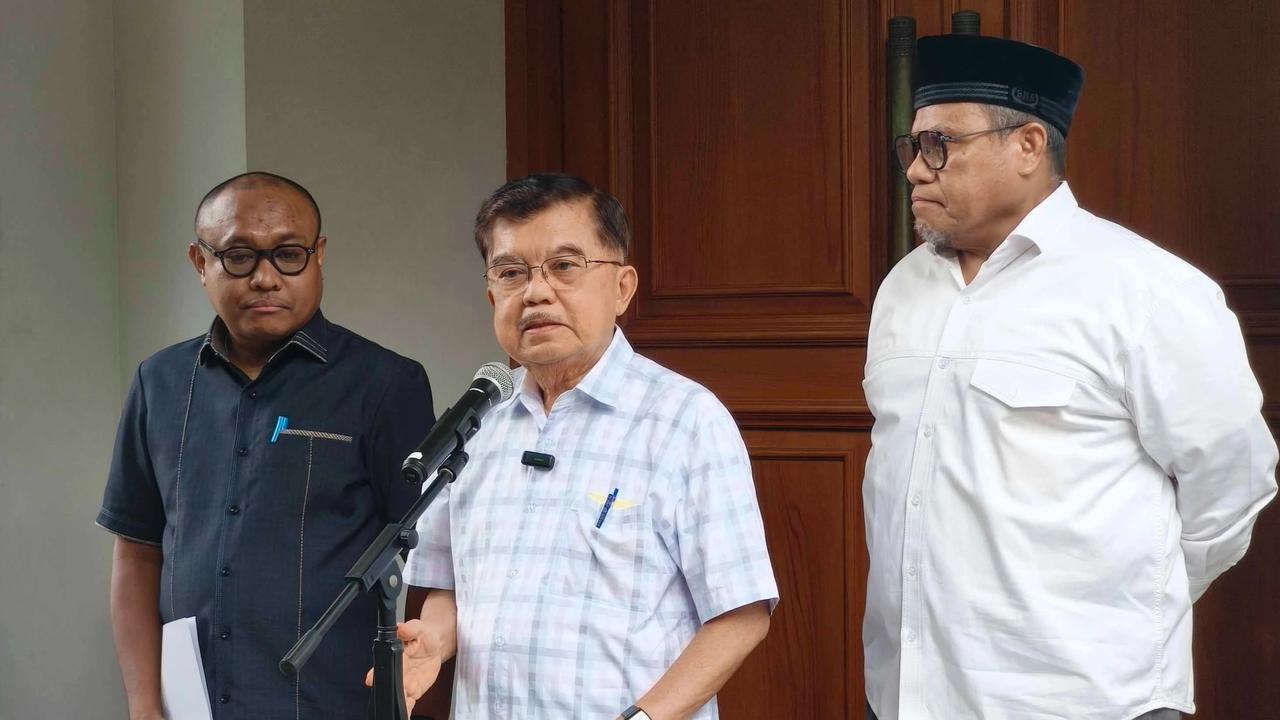 FOTO: Jusuf Kalla Bantah Tuduhan Pendanaan Polemik Ijazah Jokowi