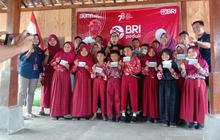 20 Anak Petani Jambu Kristal di Desa Munggangsari Purworejo Dapat Beasiswa dari Bank BRI, Siswa Berprestasi