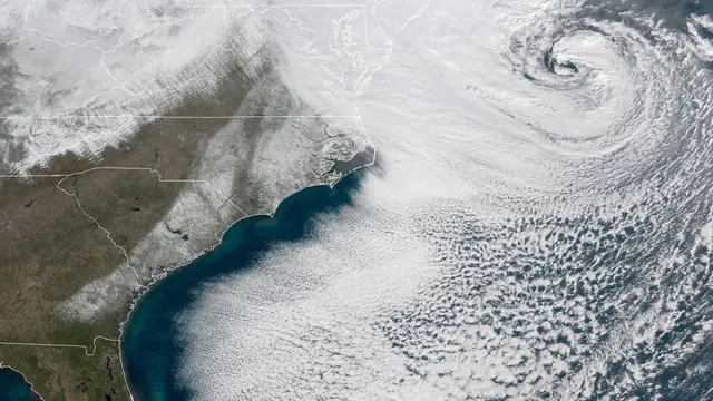 Bom Siklon di kawasan Amerika Utara (sumber: NOAA)