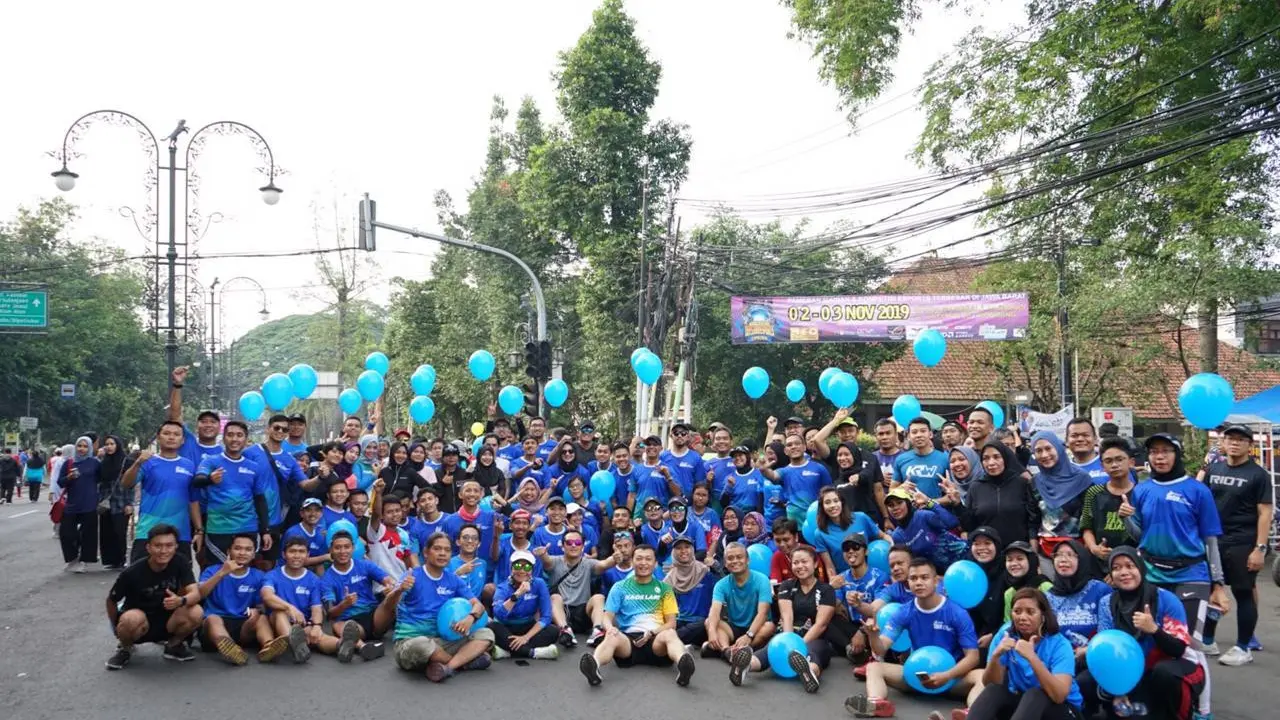 Dinas Pemuda dan Olahraga (Dispora) Provinsi Jawa Barat menggelar Guyub Lumpat di Kota Bandung, Minggu (3/11/19).