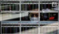 Karyawan mengamati pergerakan harga saham di Profindo Sekuritas, Jakarta, Jumat (22/9/2023). (Liputan6.com/Angga Yuniar)