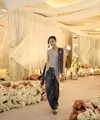 Pada foto yang dibagikan, Anya Geraldine mengenakan kebaya kutubaru modern dengan detail payet dan bordir berkilau yang memberi sentuhan glamor tanpa terlihat berlebihan. [@anyageraldine].