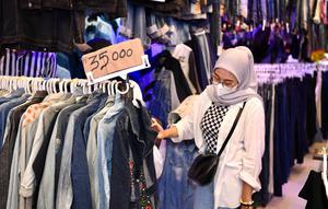 Thrifting di Pasar Senen, Senen, Jakarta Pusat.