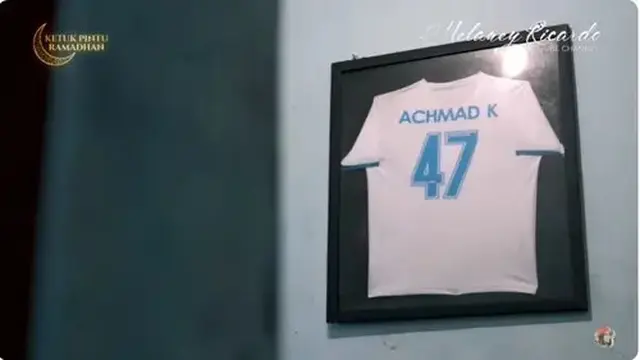 Potret rumah Kurnia Meiga yang sederhana (Sumber: YouTube/Melaney Ricardo)