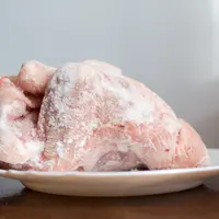 ilustrasi ayam beku/copyright By Korneeva Kristina (Shutterstock)