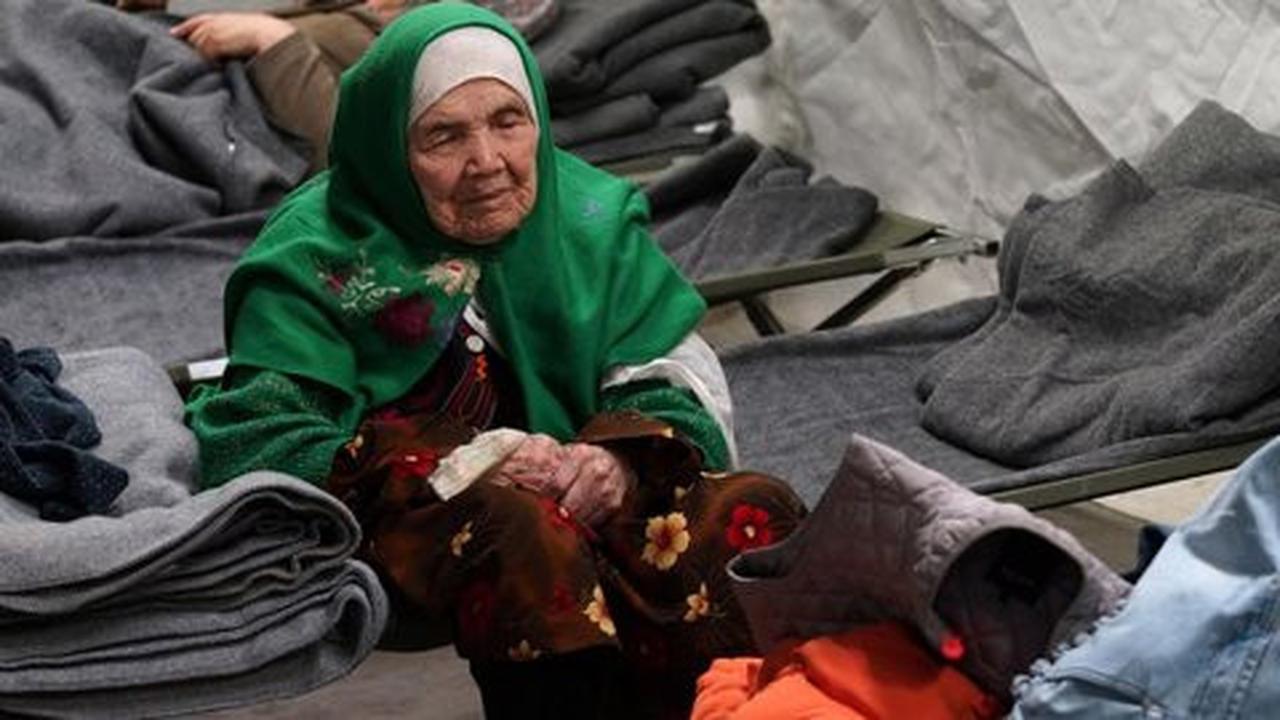 Nenek 105 tahun jalan kaki, ngungsi dari Afganistan ke Eropa