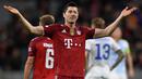 Robert Lewandowski. Striker Polandia berusia 33 tahun yang kini memasuki musim ke-8 bersama Bayern Munchen ini total mencetak 14 gol di 16 Besar Liga Champions. Gol teranyarnya dicetak saat Bayern Munchen menang 2-1 atas tamnya Lazio(17/3/2021) di leg kedua musim 2020/2021. (AFP/Christof Stache)