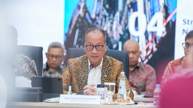 Menteri Perindustrian Agus Gumiwang Kartasasmita