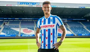 Pakai Nomor Punggung 2, Mees Hilgers Resmi Berseragam SC Heerenveen