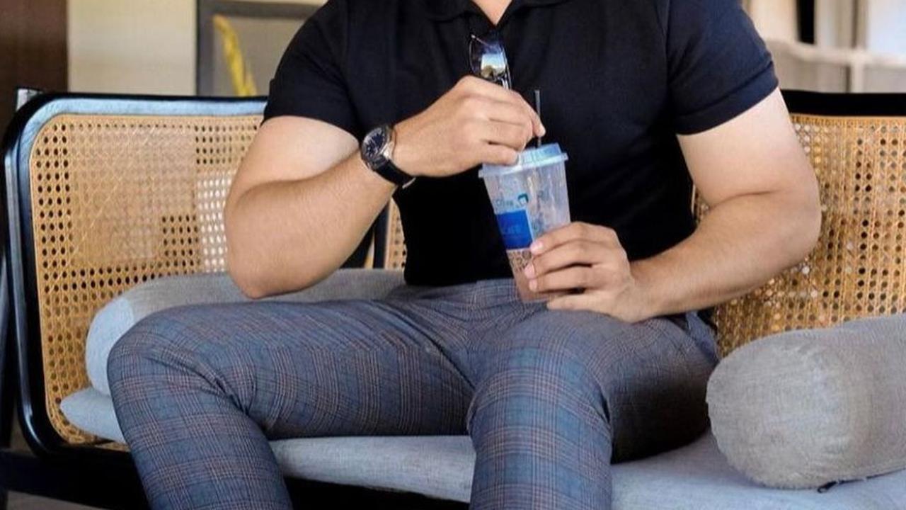 Kerennya Briptu Mustakim Menggunakan Baju Casual