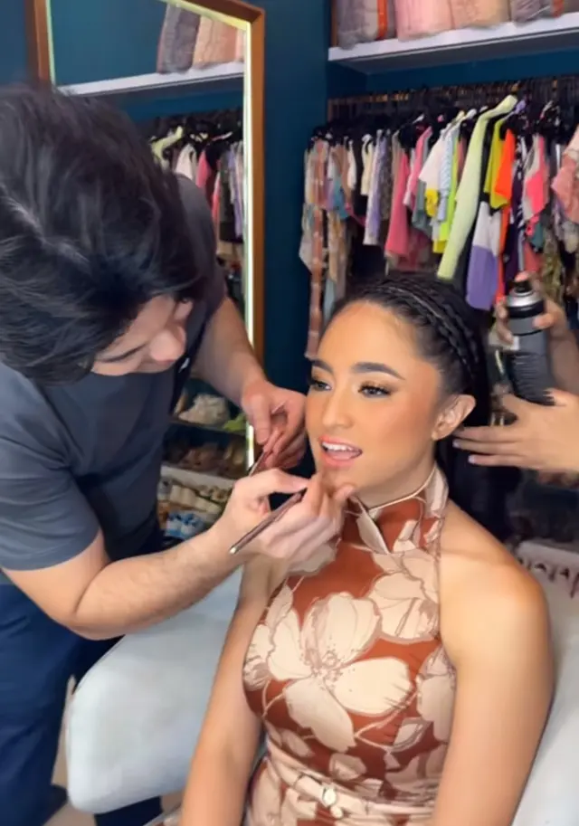 6 Potret ruang rias dan tempat santai Marshanda yang tampak 'meriah' melepas penat