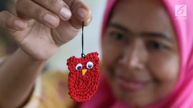 Ibu-ibu PKK Belajar Merajut di RPTRA Pademangan Timur