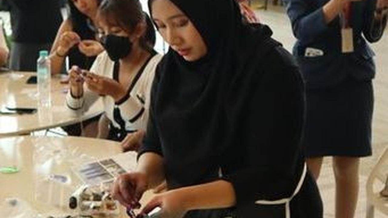 Inspiratif, Perempuan Tangerang Ini Rangkul Anak-anak untuk Mengolah Bahan Alam jadi Benda Kreatif