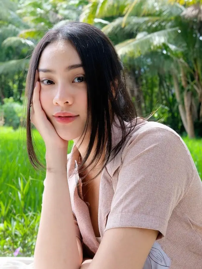 Syuting Bareng, Ini 7 Momen Liburan Anya Geraldine ke Magelang