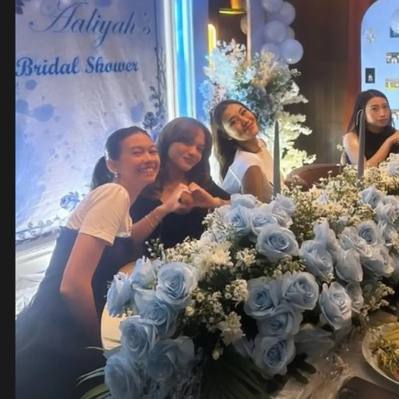 Para Sahabat Aaliyah Massaid Kompak Tampil Serba Hitam di Bridal Shower, Azizah Salsha Rela Datang dari Korea