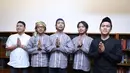 Selain lebih dekat antara penggemar dan para personelnya, acara ngaji atau mengkaji ilmu-ilmu agama Islam itu bisa lebih dekat dengan idola sejatinya, yaitu Allah SWT. (Nurwahyunan/Bintang.com)