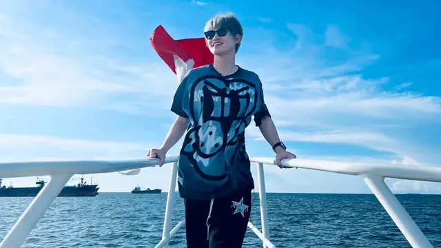 Makin Melokal, Intip 7 Gaya NCT Dream Main ke Ancol usai Konser di Jakarta