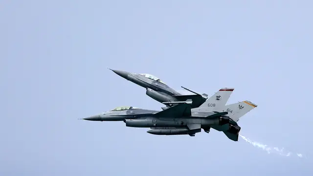 Manuver Menegangkan Jet Tempur Singapura Jelang Singapore Airshow 2018